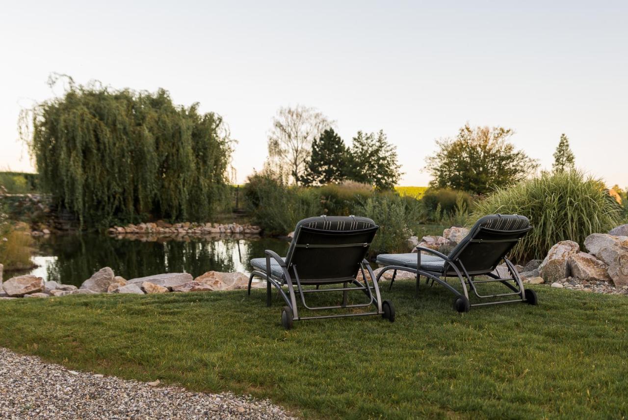 Maison D'Hotes Les Jardins De Madeleine Bernardville Экстерьер фото