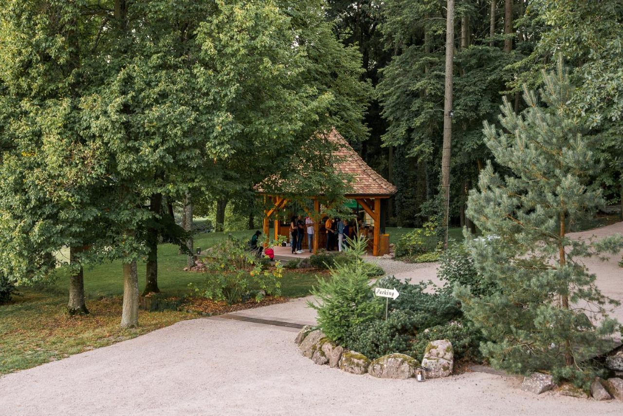 Maison D'Hotes Les Jardins De Madeleine Bernardville Экстерьер фото